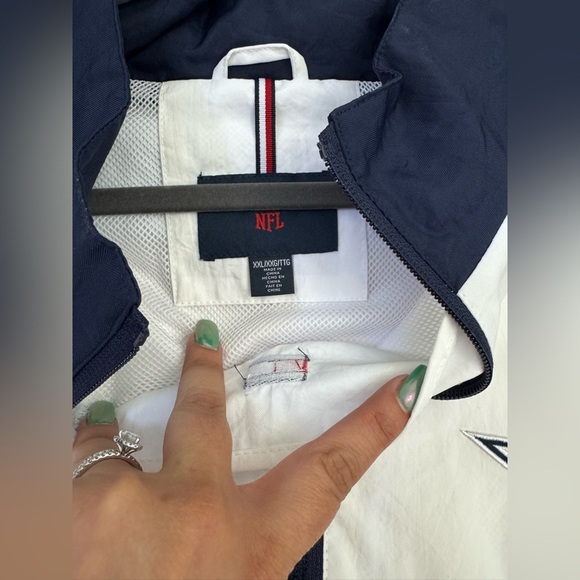 Tommy Hilfiger Navy and White Men's Dallas Cowboys windbreaker - Picture 7 of 8